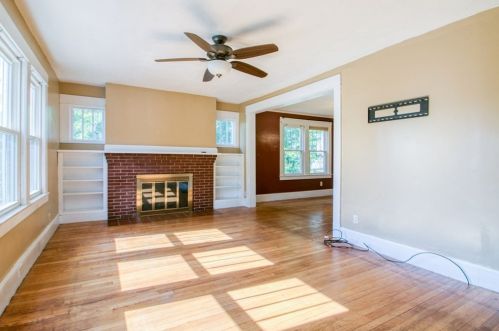 166 Nelson St, West Springfield MA  01089-3043 exterior