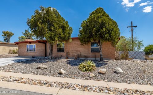 8342 7th St, Tucson, AZ 85710-2567
