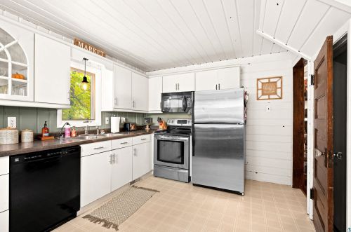 418 Minneapolis Ave, Duluth MN 55803-1856 exterior