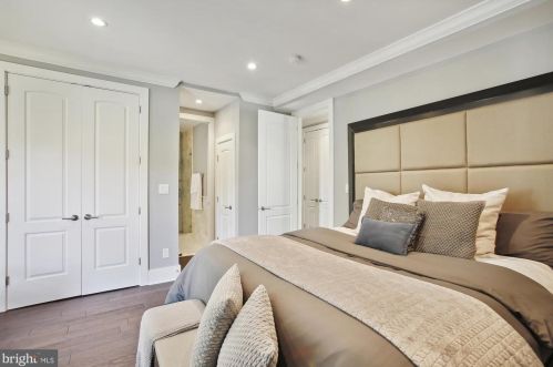 2208 Q St, Washington DC 20001-1955 exterior