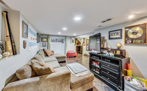 5337 Nashville Ave, Chicago IL 60638-1217 exterior