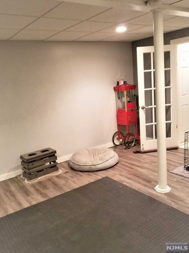 25 Foxboro Ln, West Milford Lakes NJ  07480-4917 exterior