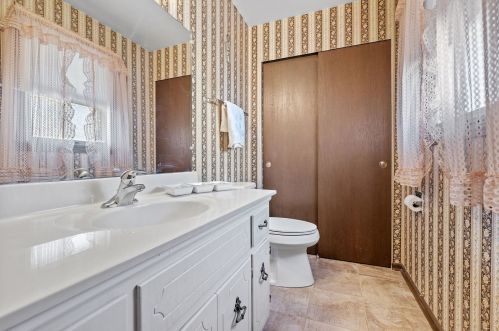 501 Shorewood Dr, Joliet IL 60404-7200 exterior