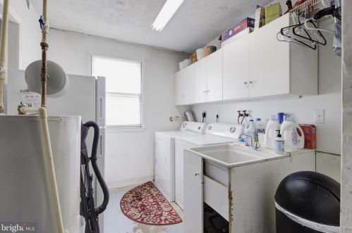 735 Hickory Ln, Berwyn PA 19312-1438 exterior