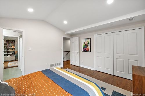 1174 Lakeside Dr, Bham MI 48009-1381 exterior