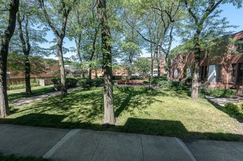 5225 Kimbark Ave, Chicago IL  60615-4009 exterior