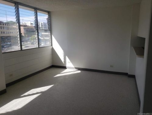 2977 Ala Ilima St, Honolulu, HI 96818-2559