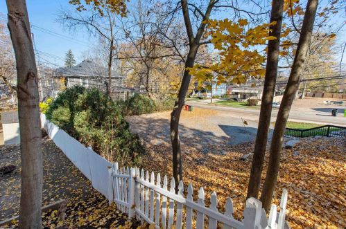 604 University Dr, Rochester MI 48307-1850 exterior