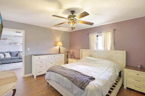 2335 50 Ter, Naples FL 34116-6944 exterior