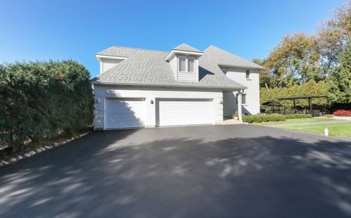 6508 Oakwood Mnr Dr, Bull Valley IL 60012-1196 exterior