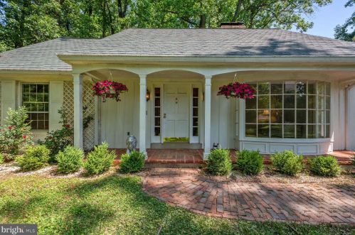 8430 Brk Rd, Mc Lean VA 22102-1703 exterior