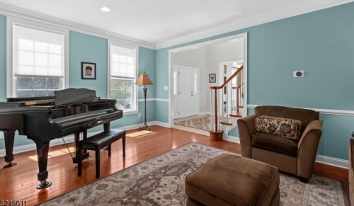 8 Sovereign Dr, Roxbury Township NJ  07836-0230 exterior