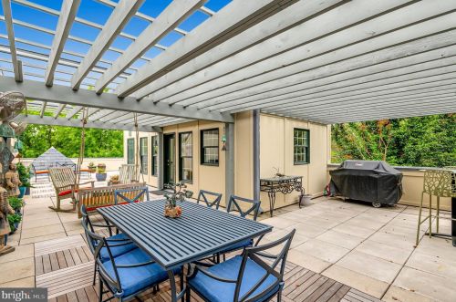 2735 Cathedral Ave, Washington DC  20008-4119 exterior