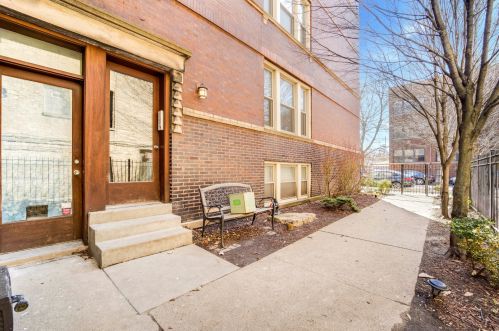 1918 Cullom Ave, Chicago IL  60613-5982 exterior