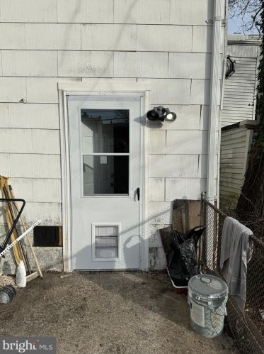 807 7 St, Chester PA 19013-6240 exterior