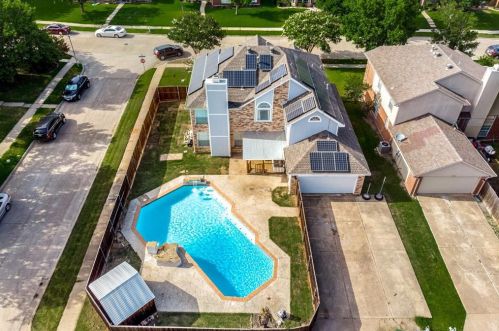 5821 Poole Dr, Frisco TX 75056-4467 exterior