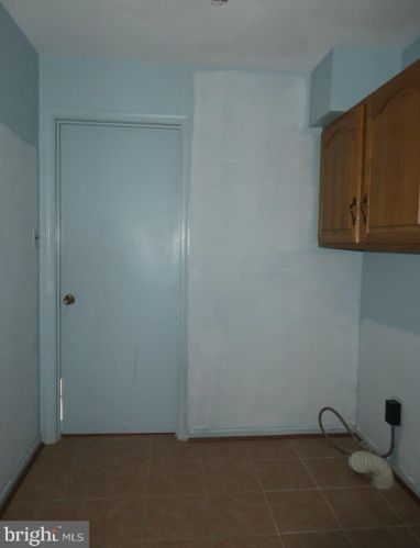 10408 New Hampshire Ave, Silver Spring MD 20905-3918 exterior