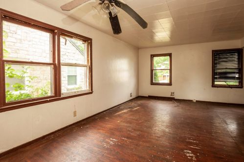 4414 39th St, Milwaukee, WI 53209-5802