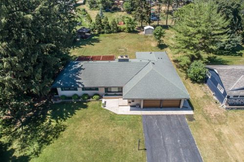 2569 Root River Pkwy, Milwaukee, WI 53227-1847