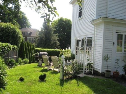 264 Highland St, Worcester MA 01602-2112 exterior