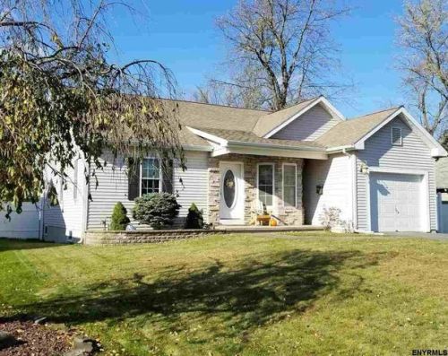 113 Alexander St, Schenectady, NY 12304-1703