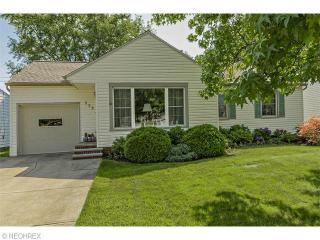 959 Learidge Rd, Cleveland, OH 44124-1139