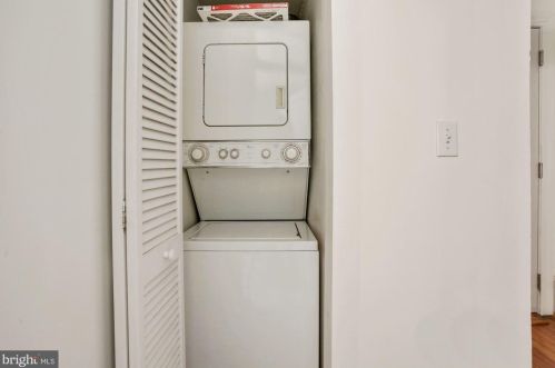 3155 Mount Pleasant St, Washington DC 20010-2784 exterior