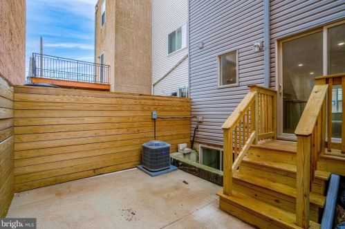 1121 26 St, Philadelphia PA 19146-3849 exterior