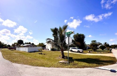 4448 30 Pl, Naples FL 34116-8216 exterior