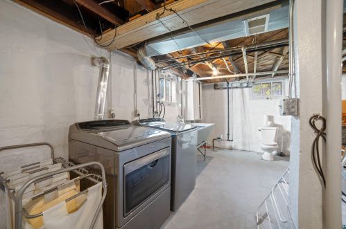 703 13 St, Duluth MN 55811-2703 exterior