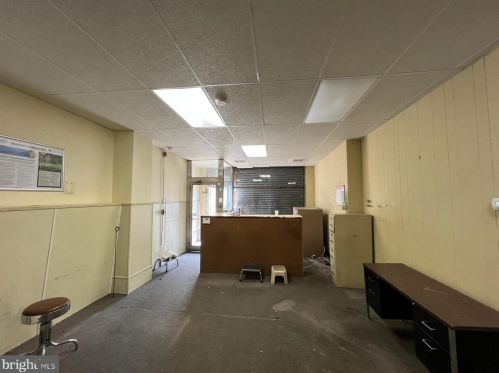 4814 Broad St, Philadelphia PA 19146-2203 exterior