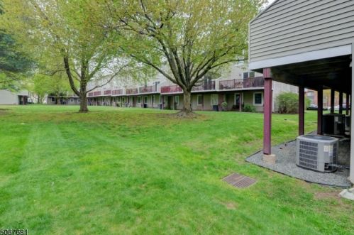 78 Tiffany Blvd, Newark NJ 07104-2425 exterior