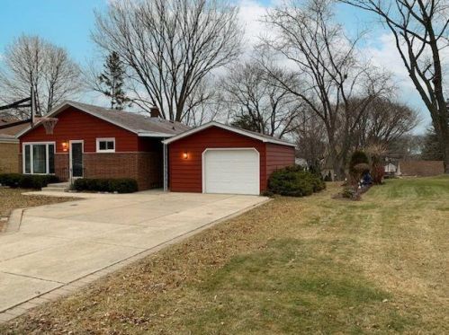 2042 116th St, Milwaukee, WI 53226-2104