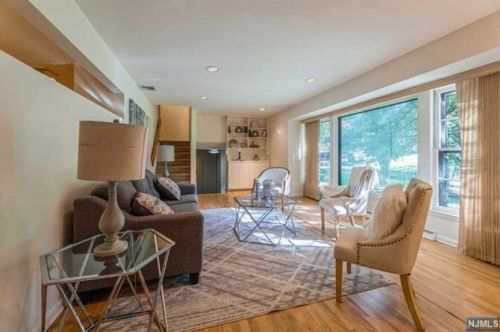 11 Maple Ave, Demarest NJ  07627-2404 exterior