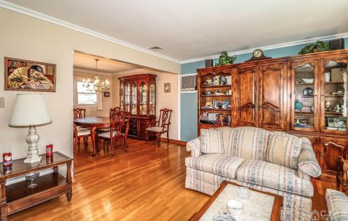 5 Pendleton Pl, Edison NJ 08820-2737 exterior