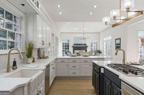 700 Brookwoods Trce, Atlanta GA 30342-2473 exterior