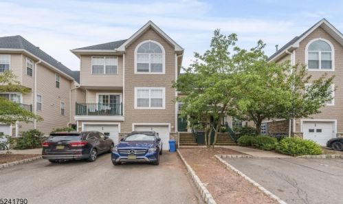 124 Tomahawk Ct, Montgomery NJ  08502-4105 exterior