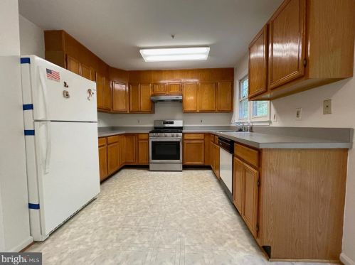 12033 Saw Ml Ct, Silver Spring MD 20902-1881 exterior