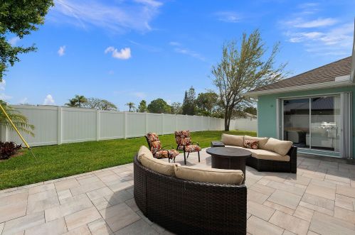 1991 Dock St, Fort Pierce, FL 34952-6722