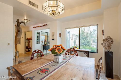 1024 Camino Diestro, Tucson AZ 85704-7694 exterior