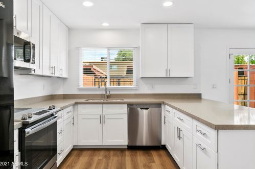 2954 Clarendon Ave, Phoenix AZ  85016-7063 exterior