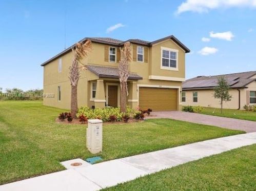 932 Bent Creek Dr, Fort Pierce, FL 34947-1330