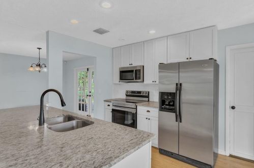 821 Walters Ter, Fort Pierce FL  34983-3962 exterior