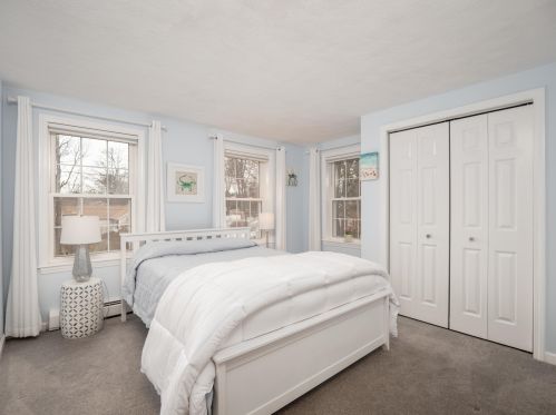 23 Greenleaf Dr, Seabrook NH  03874-4045 exterior