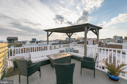 1223 Ellsworth St, Philadelphia PA 19146-2812 exterior