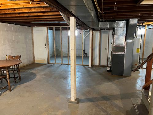 1431 Madison St, Meskegon MI 49442-5250 exterior