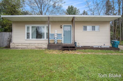 3002 Riverview Ave, Meskegon MI  49445-3316 exterior