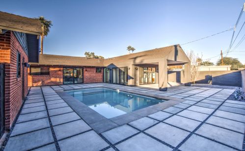 1201 Edgemont Ave, Phoenix AZ 85035-1809 exterior