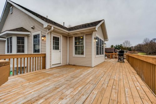 3803 Jacobson Dr, Bull Valley IL 60097-8142 exterior