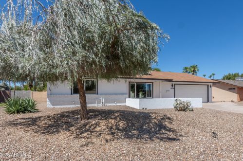 10838 38 St, Phoenix AZ 85018-5830 exterior